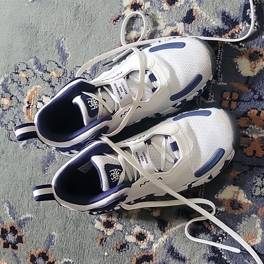 Adidas Hoops Donovan Mitchell D.O.N. Issue #3 Basketball Shoes US 7.5